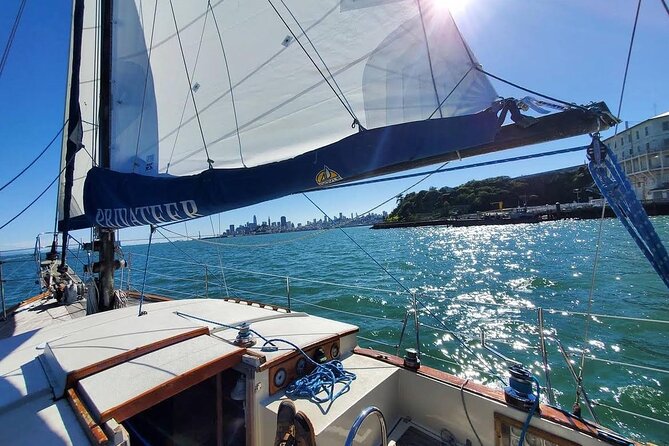 1.5-Hour San Francisco Bay Sailing Tour - Pier 39 start: boarding the yacht and the moment sails rise