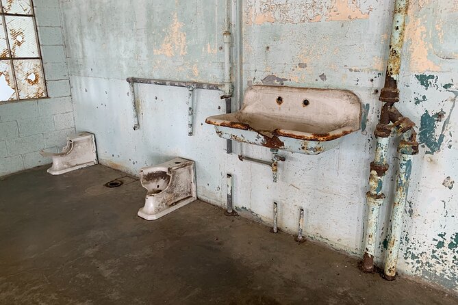 Alcatraz Inside Access Ferry and Audio Tour with Night Option - Food, water, and what to pack for the island