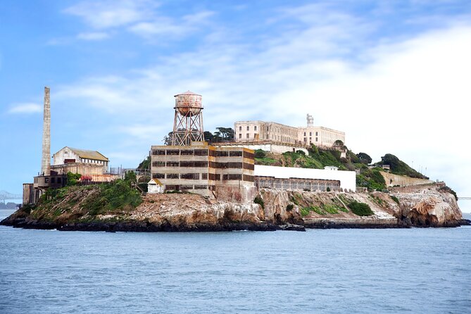 Alcatraz Visit with Night Option and SF Bay Cruise - Day vs night Alcatraz: what changes after dark