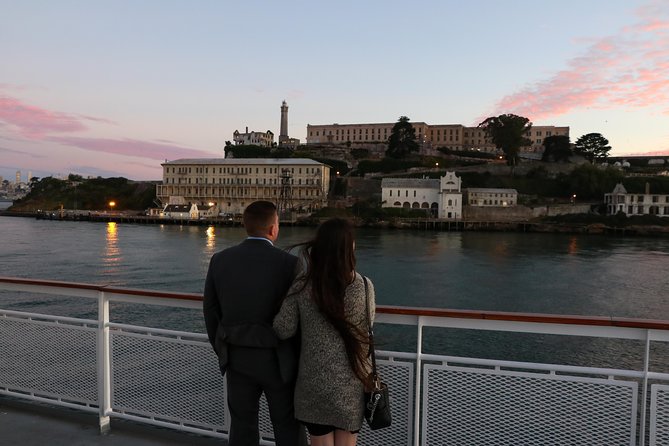 City Cruises San Francisco: Signature Dinner Cruise - Deck Comfort Tips: Wind, Warm Layers, and Camera Time