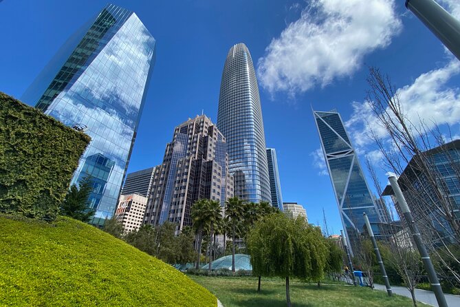 Downtown San Francisco Architecture & Public Art Tour - Finding the group: Mechanics Monument to a close by SFMOMA