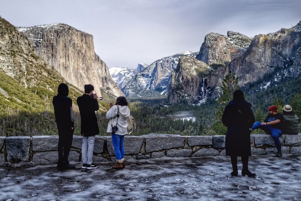 From San Francisco: 2-Day Yosemite Guided Trip with Pickup - The Tuolumne Grove sequoia hike: the big finale, with a winter safety swap