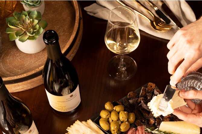 Russian River Weekend Wine Tasting & Gourmet Lunch - Guide energy and group size: why this tour feels smoother than many