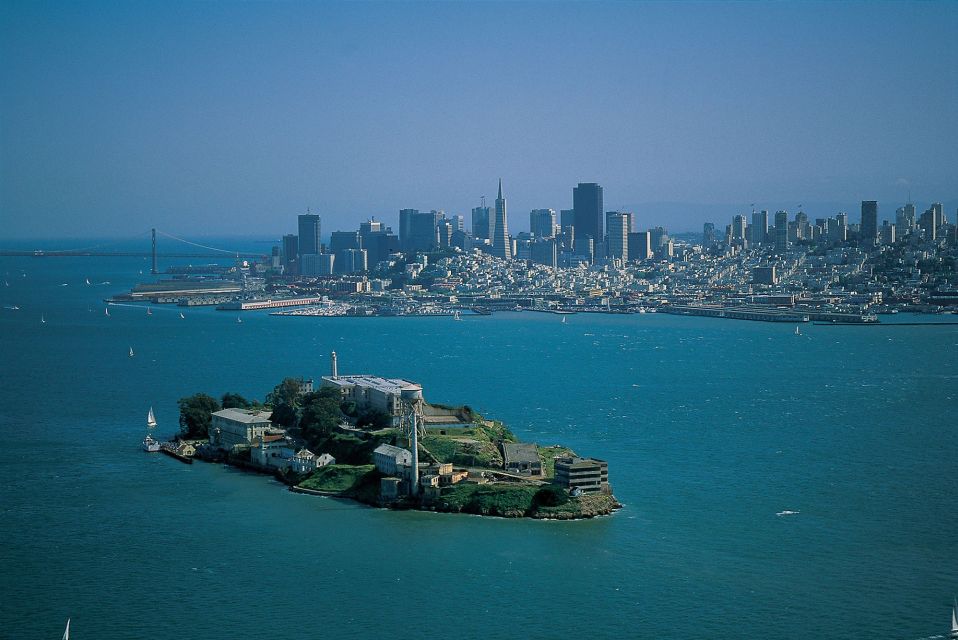San Francisco: 2 Day Hop-On Hop-Off 20-Stop Deluxe Bus Tour - Enter Union Square, Then Let the City Come to You