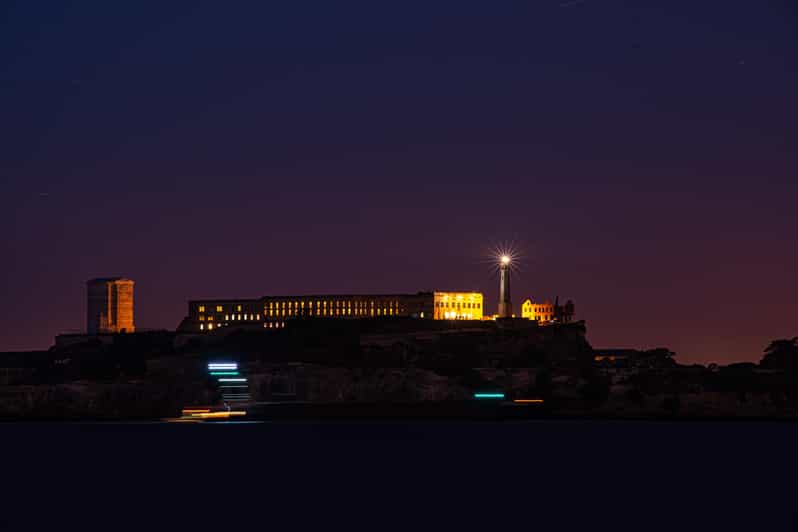 San Francisco: Alcatraz Night Tour with SF Bay Cruise - Key things you’ll notice right away