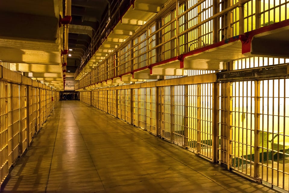 San Francisco: Alcatraz Night Tour with SF Bay Cruise - On the island: making the self-guided audio tour work for you