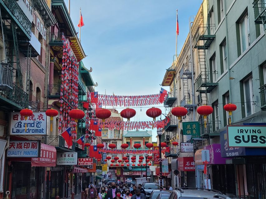 San Francisco: Chinatown Culinary Walking Tour - Dim sum at the oldest Chinese bakery: more than a single bite