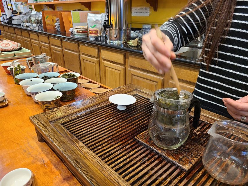 San Francisco: Food Walking Tour of Chinatown & North Beach - Price check: is $94 worth it for food, drinks, and guided history?