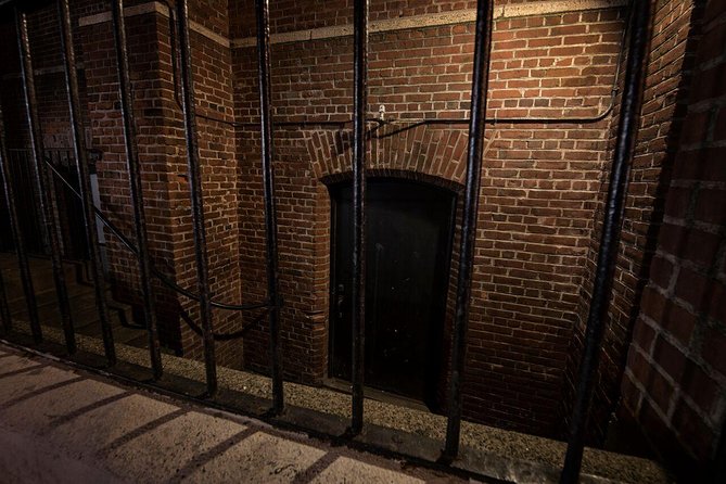 San Francisco Ghost Tours: Gold and Ghouls Tour - Stop 4: the Pacific Union Club and a ghost behind the closed doors