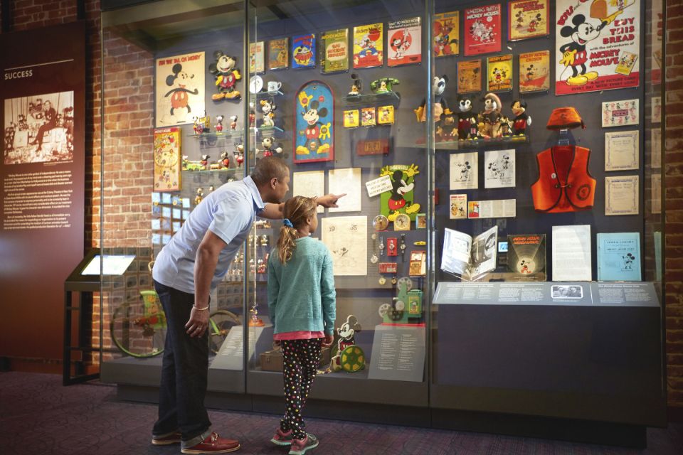 San Francisco: Go City Explorer Pass with 2-5 Attractions - Aquarium of the Bay: Glass Tunnels and Touch Pools Up Close