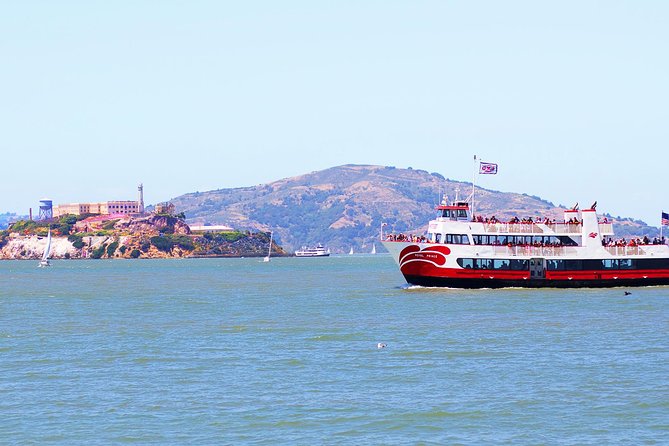 San Francisco: Golden Gate Bay Cruise (60 Minutes) - The narration system: useful stories in 16 languages