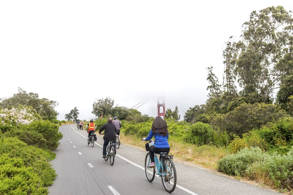 San Francisco: Golden Gate Bridge and Sausalito Cycling Tour - Fort Point and the approach to the Golden Gate Bridge