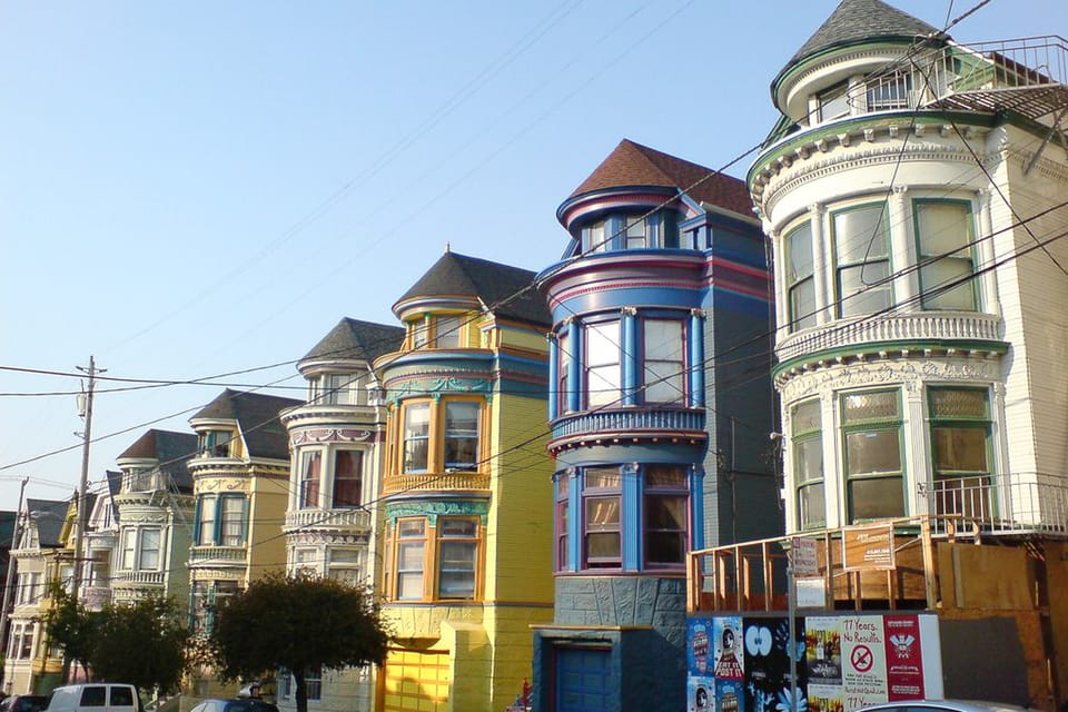 San Francisco: Hop-On Hop-Off Tour with Optional Night Tour - Ghirardelli Square: sweet breaks and an easy crowd-spot