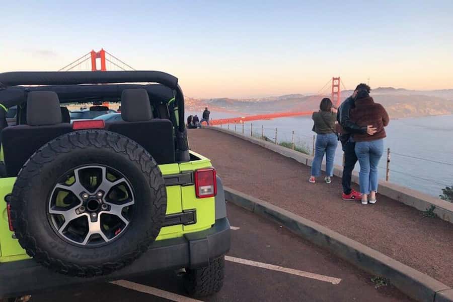 San Francisco: Private City Highlights Tour in a Jeep - Lombard Street and the traffic reality check