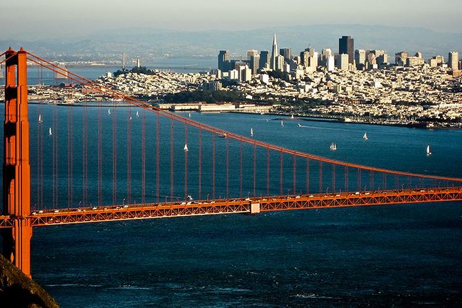 San Francisco Private City Tour - Shopping District to Nob Hill: Apple storefronts, Dewey Memorial, and old money views