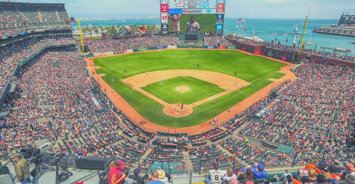 San Francisco: San Francisco Giants Baseball Game Ticket - Watching the Giants at Oracle Park: the real draw is the place