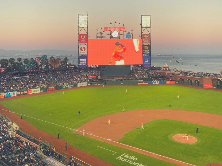 San Francisco: San Francisco Giants Baseball Game Ticket - Entering Oracle Park: how the gate access works