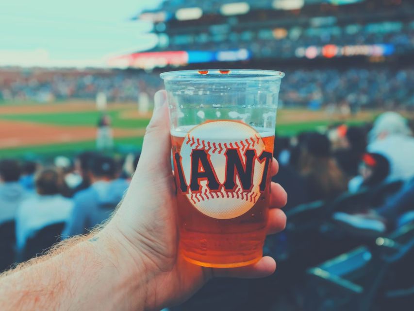 San Francisco: San Francisco Giants Baseball Game Ticket - What happens during the game: food, fun, and momentum