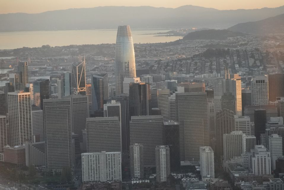 San Francisco: Seaplane Flight with Champagne - The Golden Gate Flyover You Came For