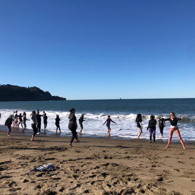 San Francisco: Silent Disco Yoga at Baker Beach - The View (Golden Gate Bridge) and the Nature Moments