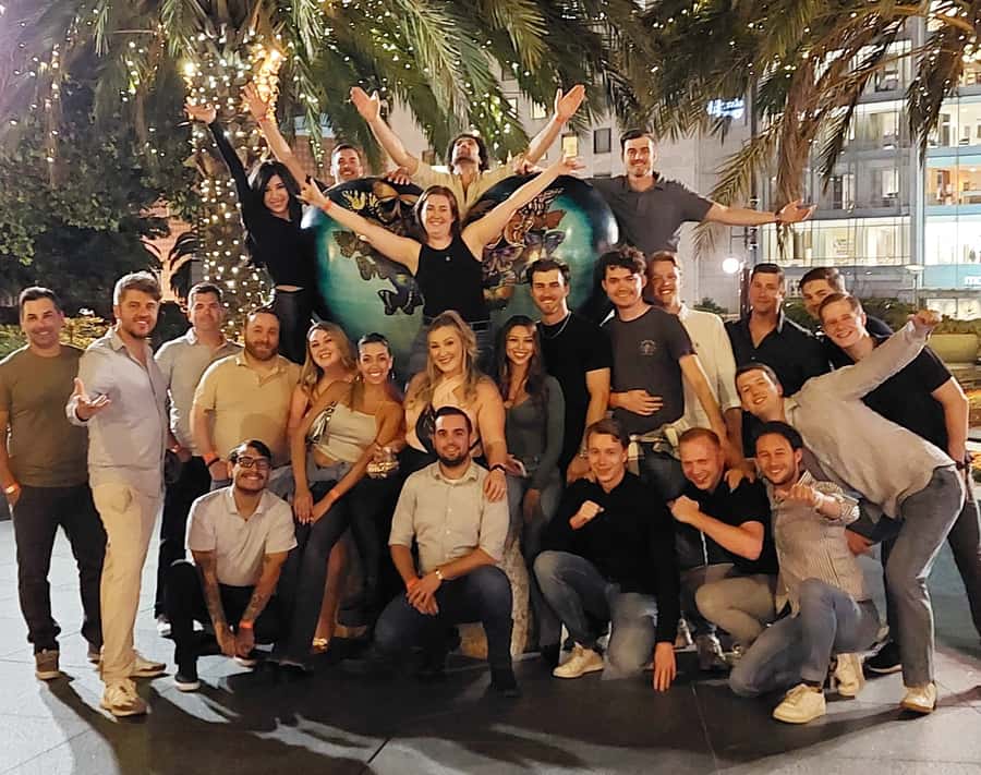 SF Pub Crawl and Clubbing Experience - Where the action is: Nob Hill and Union Square after dark