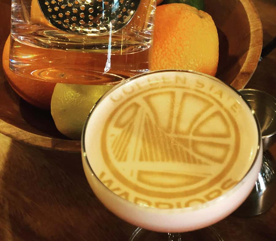 SF Pub Crawl and Clubbing Experience - Meeting people from around the world (and how to make it work)